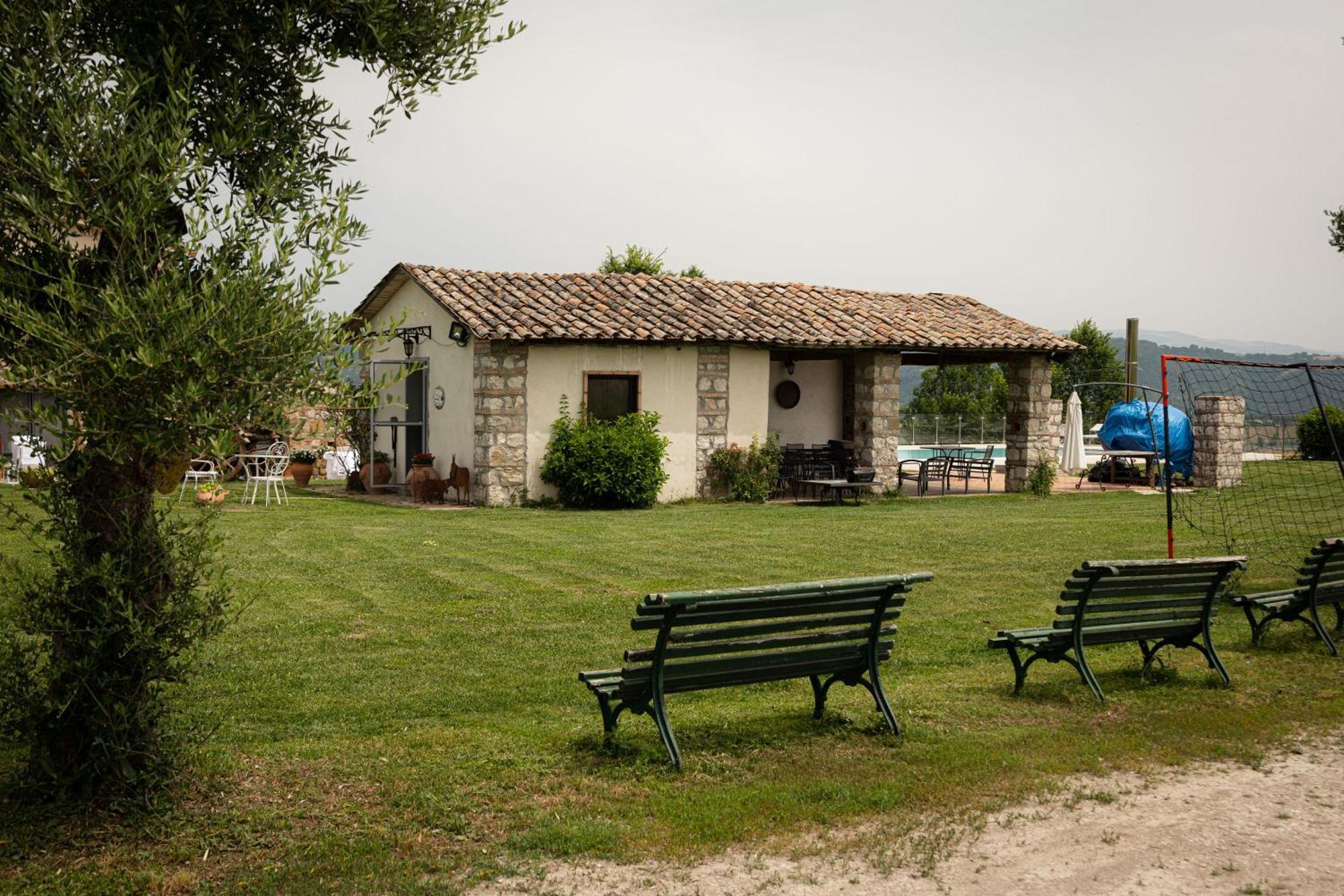 Gasthaus Country Relais La Torretta Baronale San Giorgio del Sannio Exterior foto